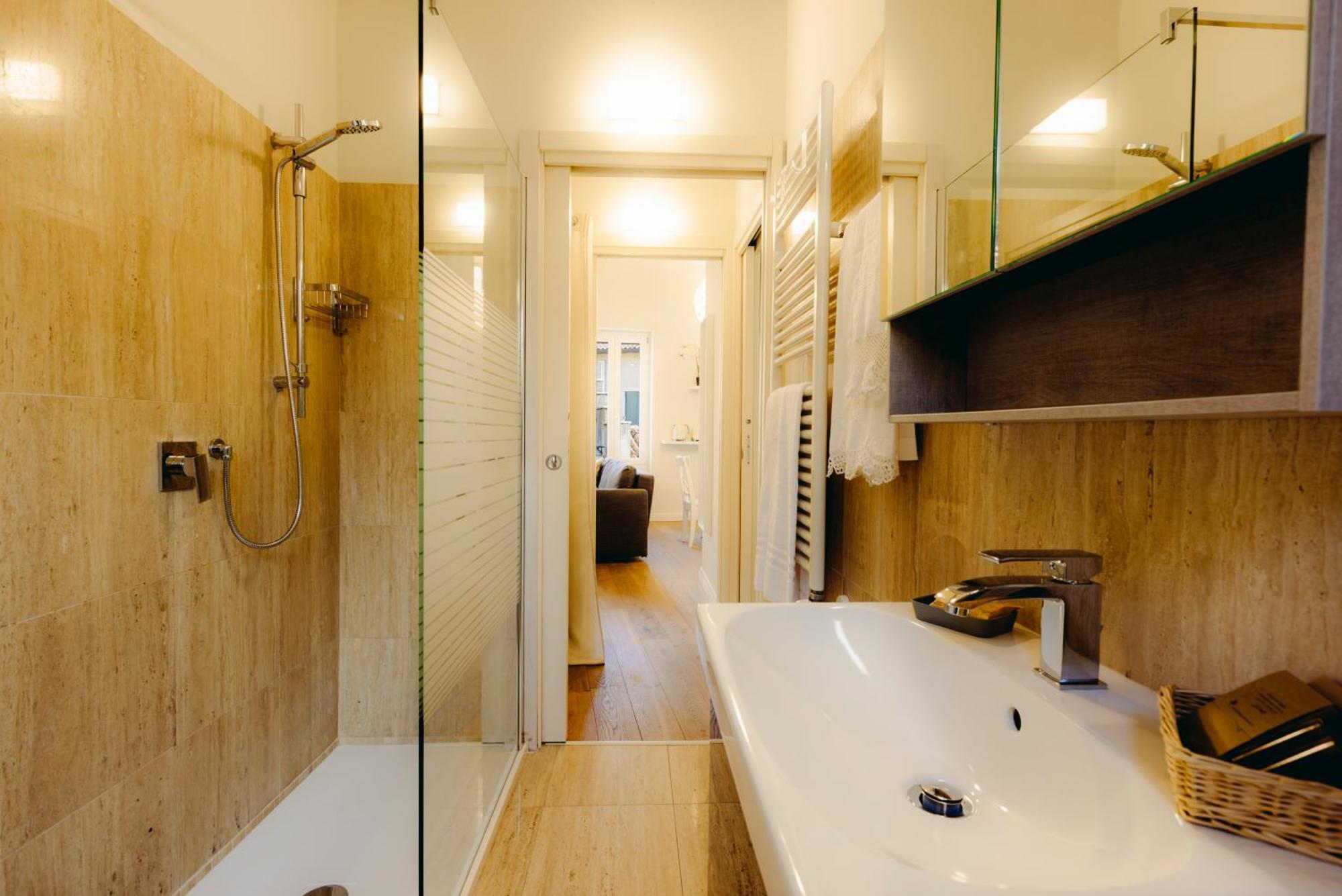Eap Suites, Verona Luaran gambar