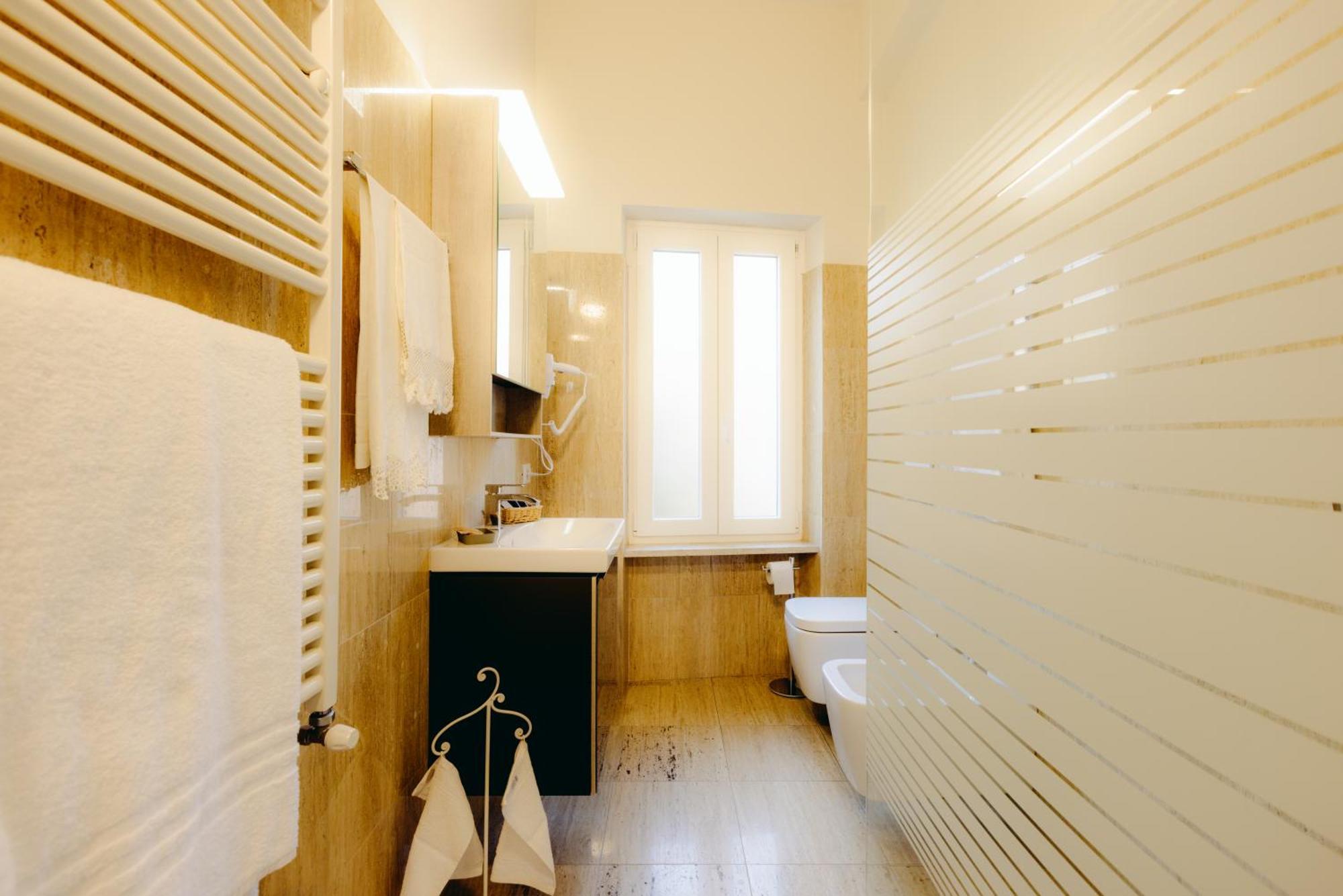 Eap Suites, Verona Luaran gambar